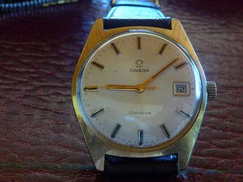 GENTS OMEGA GENEVE WIND UP WATCH WITH DATE , R1 NO RESERVE !!!!!