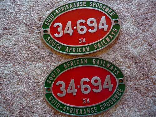 MATCHING PAIR SOUTH AFRICAN RAILWAYS NUMBERPLATE **** R1 Start  No reserve