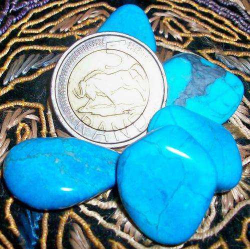 Howlite tumbled stones