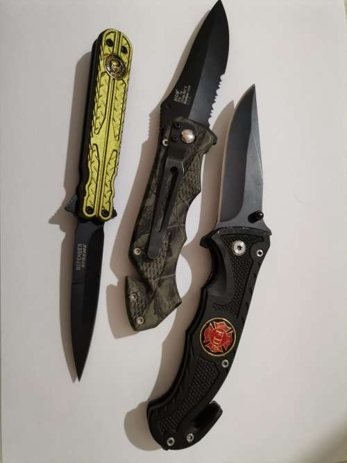 Pocket Knives - 3 pieces - as per pic