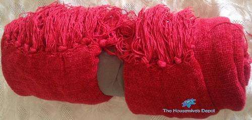 WOW Chenille throw blanket - Red from The Housewives Depot