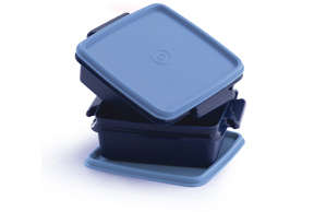 TUPPERWARE SNACK BOX (BID FOR 1 ONLY!!) COLOUR MAY DIFFER