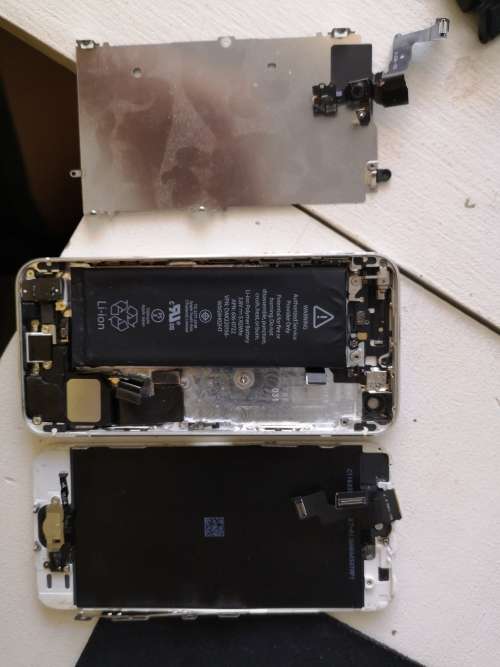IPhone 5s White in Box -- For parts