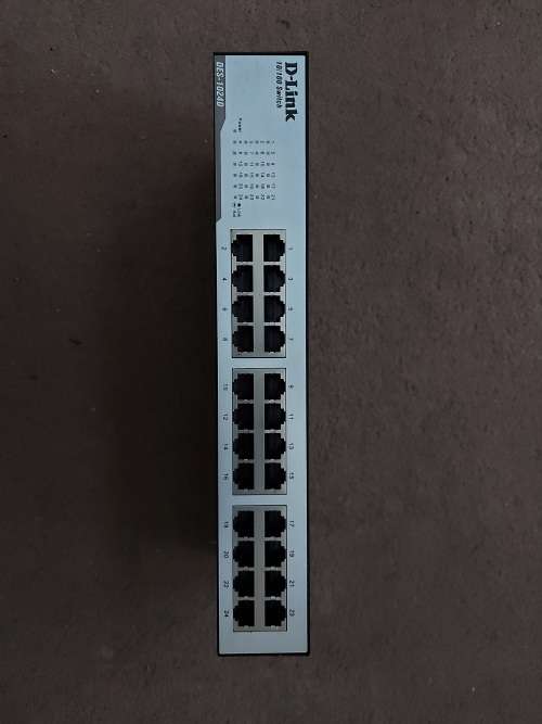 D-Link DES-1024D 10/100 Ethernet Switch