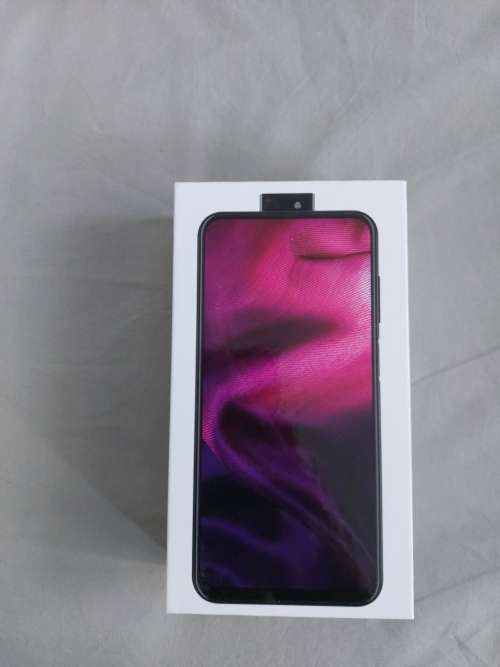 Hisense Infinity H50 Zoom -- FREE POWERBANK!!!