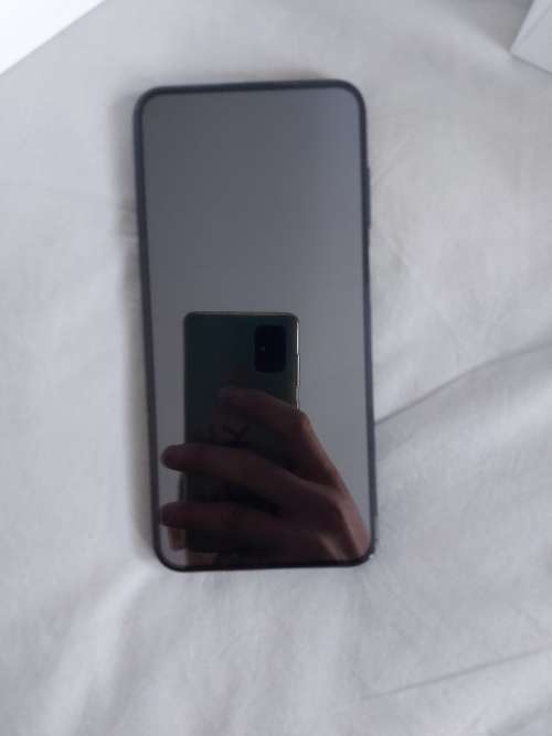 Hisense Infinity H50 Zoom -- FREE POWERBANK!!!