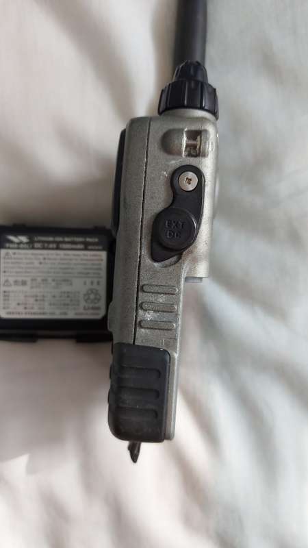 Vertex Standard VXA-710 Airband/Multi-Band Transceiver Radio - 2 Way Radio - Walkie Talkie