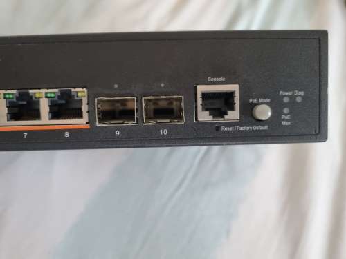 Edgecore 8 Port Gigabit POE Switch + SFP