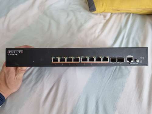 Edgecore 8 Port Gigabit POE Switch + SFP