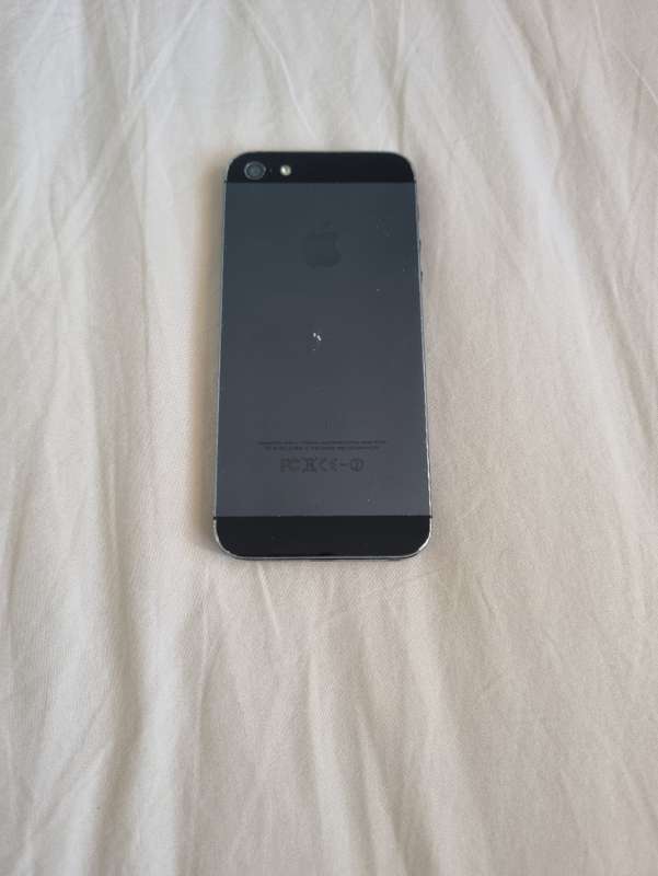 Apple iPhone 5 - Black 16Gb