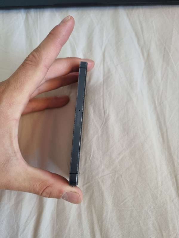 Apple iPhone 5 - Black 16Gb