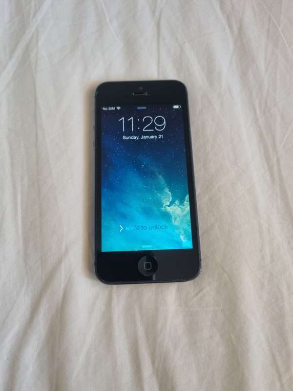 Apple iPhone 5 - Black 16Gb