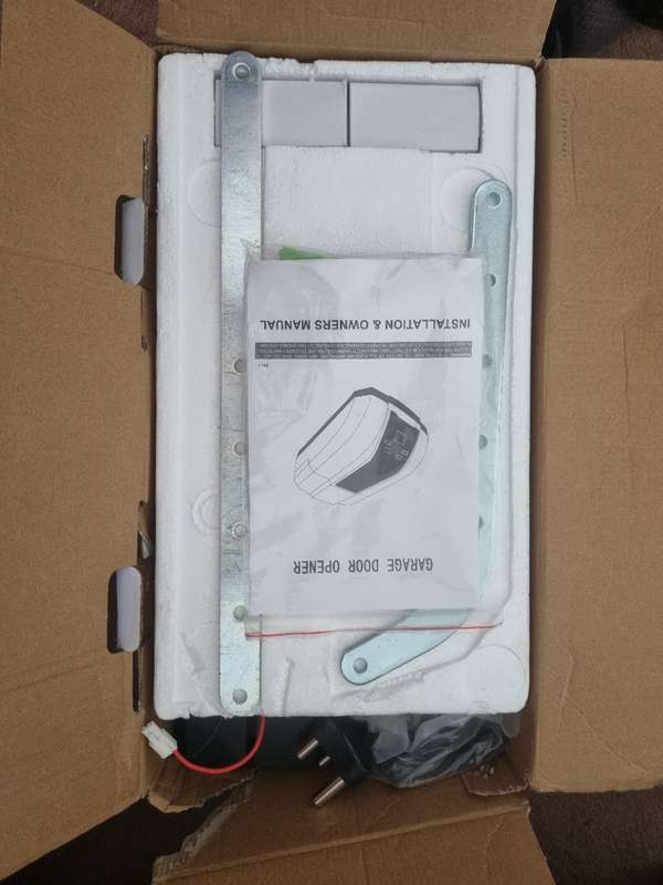 BRAND NEW - Garage Door Motor w. Battery - AbsoLift 800