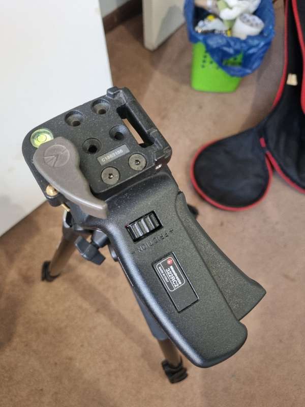 Manfrotto Tripod + Swivel Head + Bag