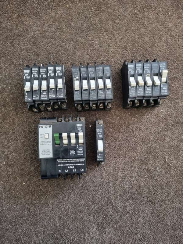 LOT of CBI Circuit Breakers