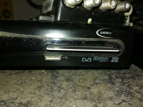 2 x DSTV Decoders with DSTV 5-2 Switch! - R1 Start