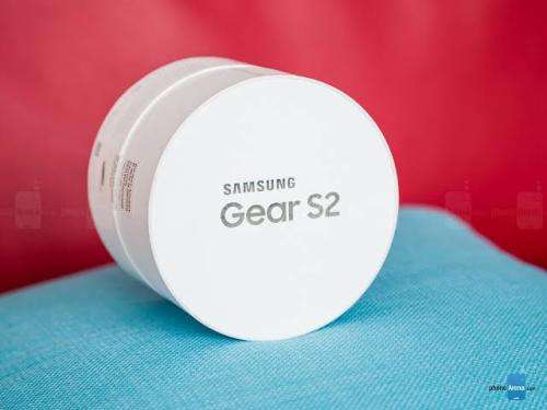 CRAZZZY BARGAIN FOR TODAY ONLY !!!! SAMSUNG GEAR S2 BRAND-NEW WITH WIRELESS CHARGING PAD!!!
