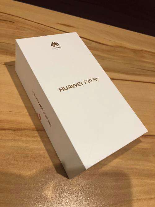 HUAWEI P20 LITE DUAL SIM 64GB IN BRAND NEW CONDITION