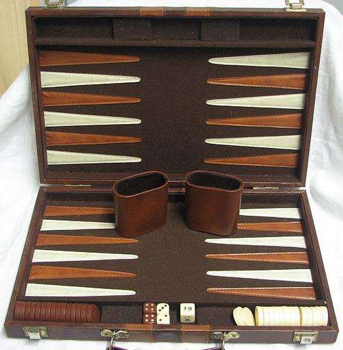 BACKGAMMON IN A LEATHERETTE CASE