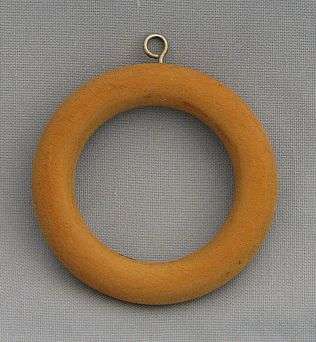 WOODEN CURTAIN RINGS x 24 - (Second hand in good condition)