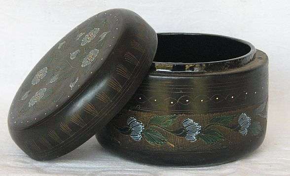 R1.00 START - DECORATIVE JAR WITH LID - FLOWER MOTIFF