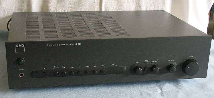 NAD - C320 - Stereo Integrated Amplifier