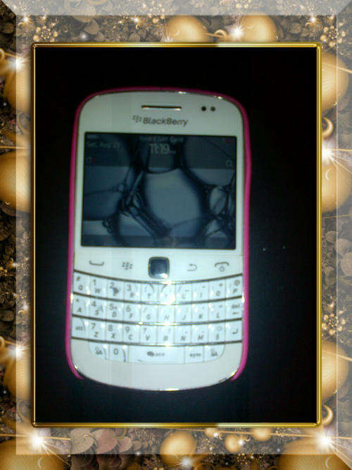 Blackberry 9900 white
