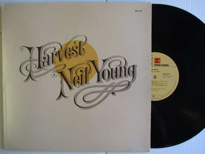 NEIL YOUNG - HARVEST - RSA VG+ /VG GATEFOLD