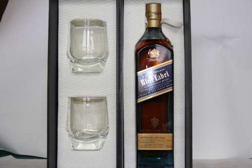 Johnnie Walker Blue New Style Bottle 750ml Whisky in Box and 2 Crystal Glasses