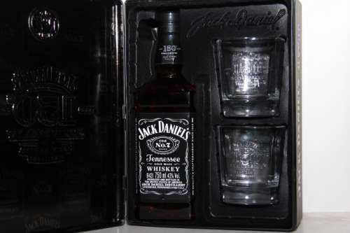 Jack Daniels 750ml Whiskey 2016 Double Tin and 2 Glasses.