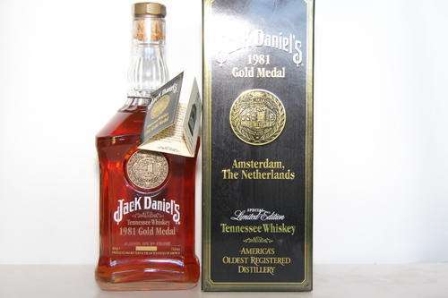 Jack Daniels Gold Medal Whiskey 1981 750ml B421 SA Version