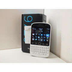BRAND NEW BLACKBERRY 9720 *white*