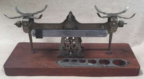 Kodak Studio Scale...Eastman Kodak Company..the beam balances perfectly.....needs accessories