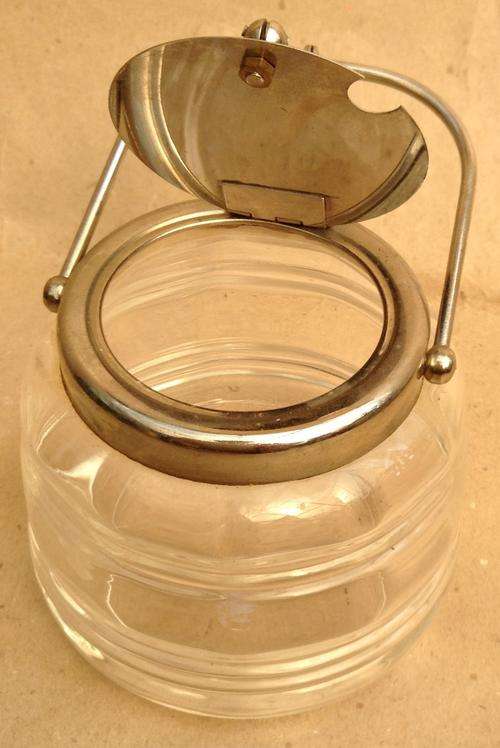 Sugar or jam or condiment holder, with neat lid affair. R38.0000