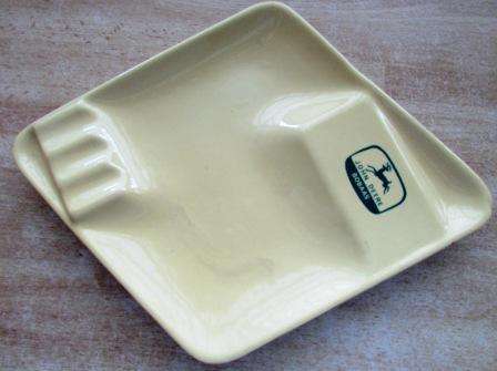 John Deere - Afrikaans ashtray "Bobaas" - Lucia ware ceramics. Approx. 28 x 21 cm