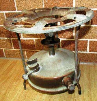 Retro brass paraffin/kerosene primus stove. All knobs working. UNtested. Approx. 21D x 21cmH