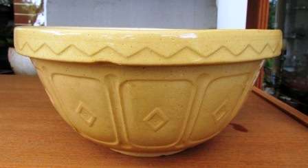Vintage "Mason & Cash - Cane mixing bowl. Made in England. Approx. 24 D x 11 cm H