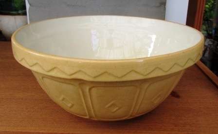 Vintage "Mason & Cash - Cane mixing bowl. Made in England. Approx. 24 D x 11 cm H