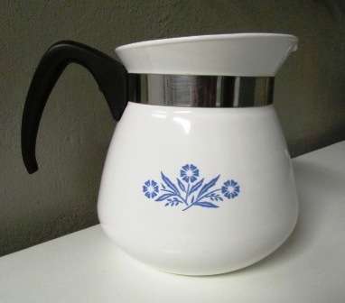 CORNING WARE Corn Flower Blue 2 Qt. 8 Cup Stove Top Tea / Coffee pot. Very Large