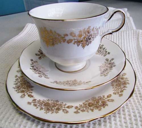 QUEEN ANNE Fine Bone China Vintage Trio. Made in England. Gold on White