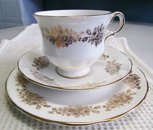 QUEEN ANNE Fine Bone China Vintage Trio. Made in England. Gold on White