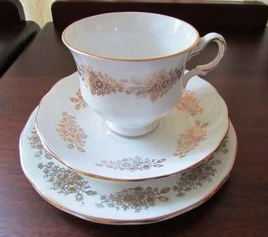 QUEEN ANNE Fine Bone China Vintage Trio. Made in England. Gold on White