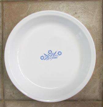 Corningware Cornflower Blue 9 inch Pie Dish. Made in U.S.A. Approximate D 25 cms