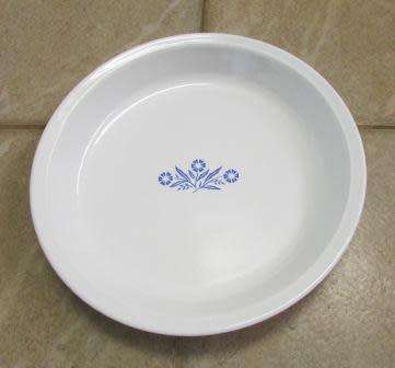 Corningware Cornflower Blue 9 inch Pie Dish. Made in U.S.A. Approximate D25 cms