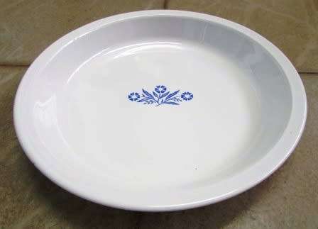 Corningware Cornflower Blue 9 inch Pie Dish. Made in U.S.A. Approximate D25 cms