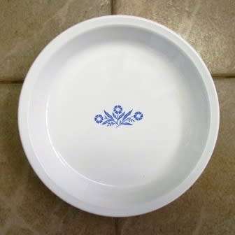 Corningware Cornflower Blue 9 inch Pie Dish. Made in U.S.A. Approximate D25 cms
