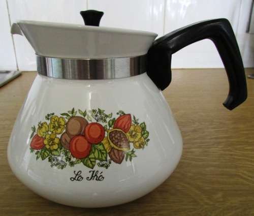 Corning Ware LE THE' 'Spice of Life' P-104 6 x Cup Tea Pot. Made in U.S.A