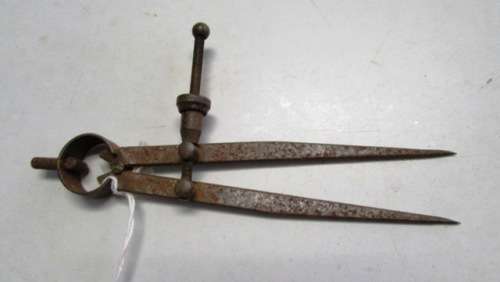 Antique CALIPER / PROTRACTOR - Metal. Approximately 16cms long