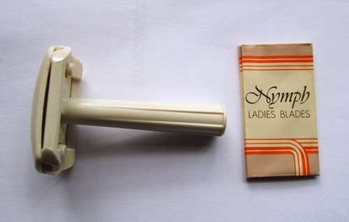 1950's Nymph Ladies Razor with blades. Bakelite. White x 2 sets. Vintage Made in England