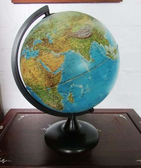 Globe Atlas of the World. Rotating Desk Top. Condition Good. Vintage App. H 37 x L 27 cms
